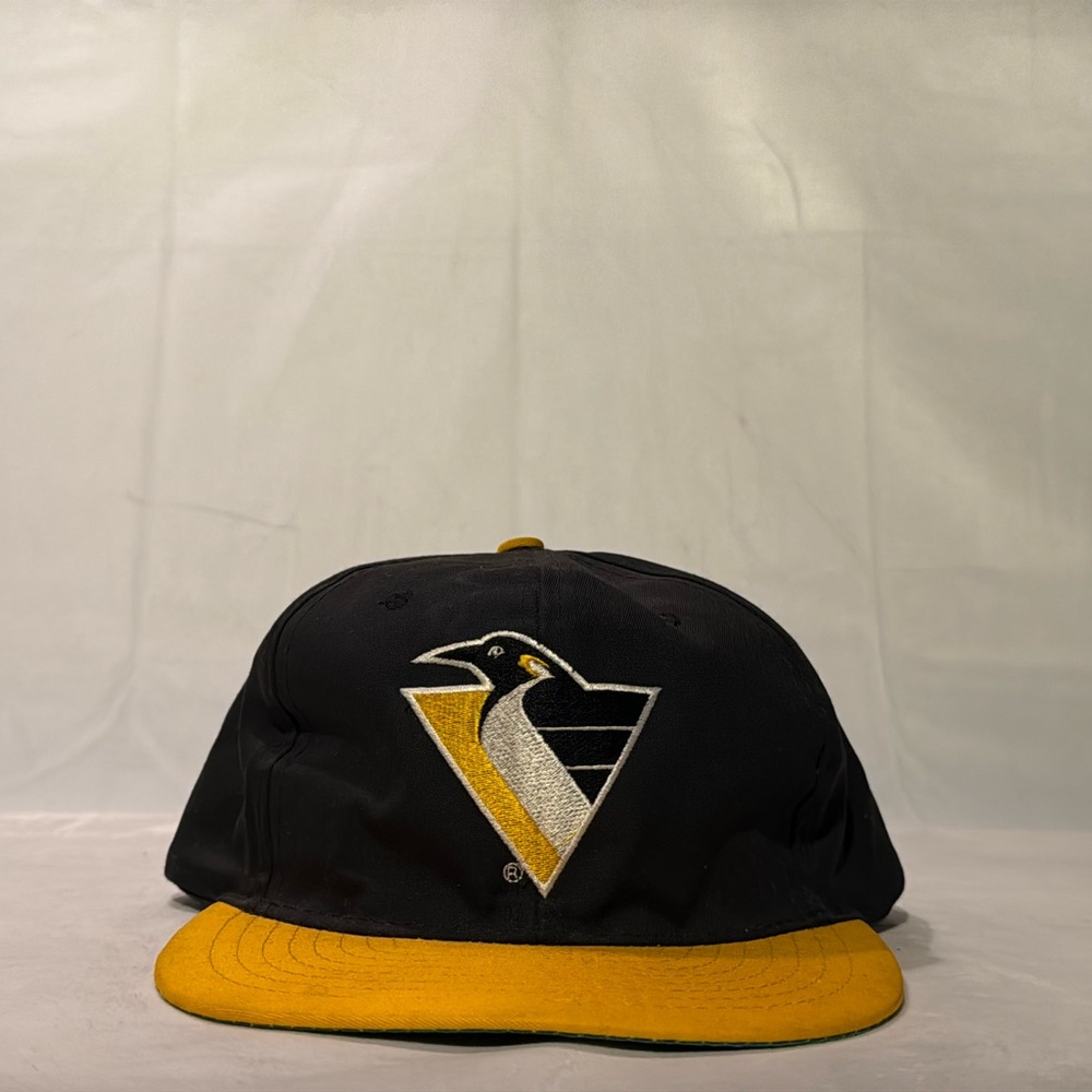 NHL Pittsburgh Penguins Black & Gold Snapback – Like New